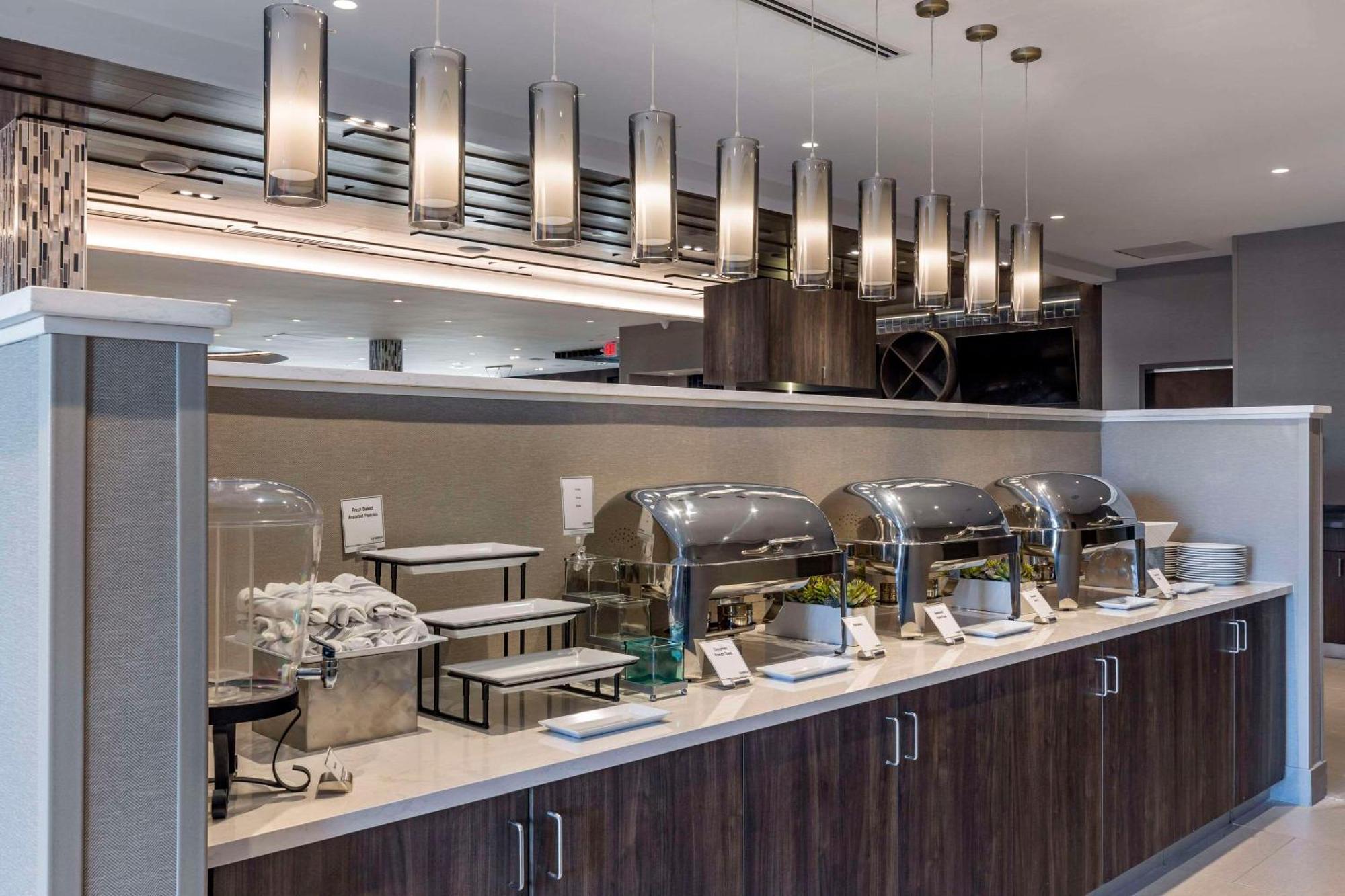 Cambria Hotel Manchester South Windsor 외부 사진