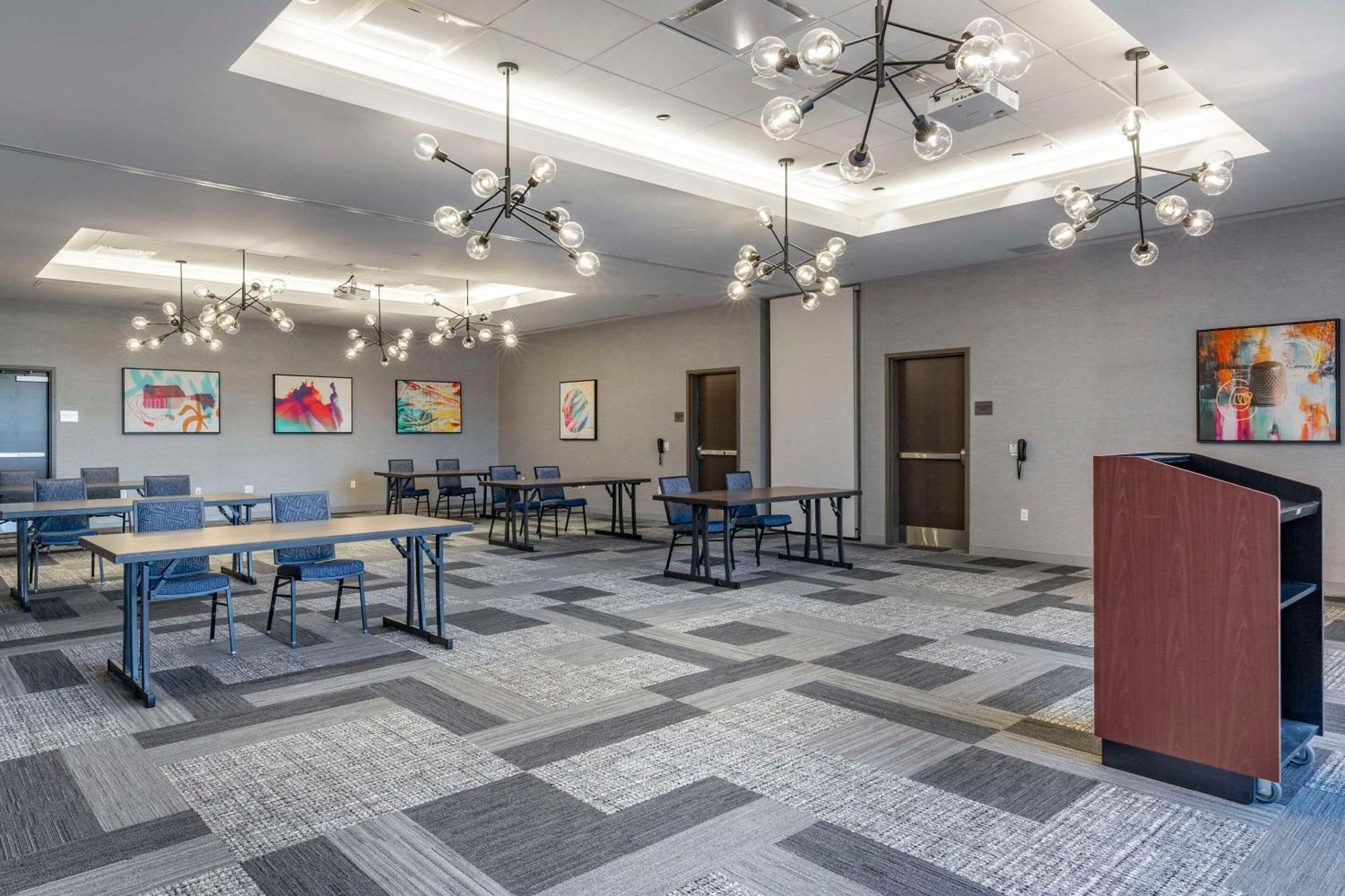 Cambria Hotel Manchester South Windsor 외부 사진