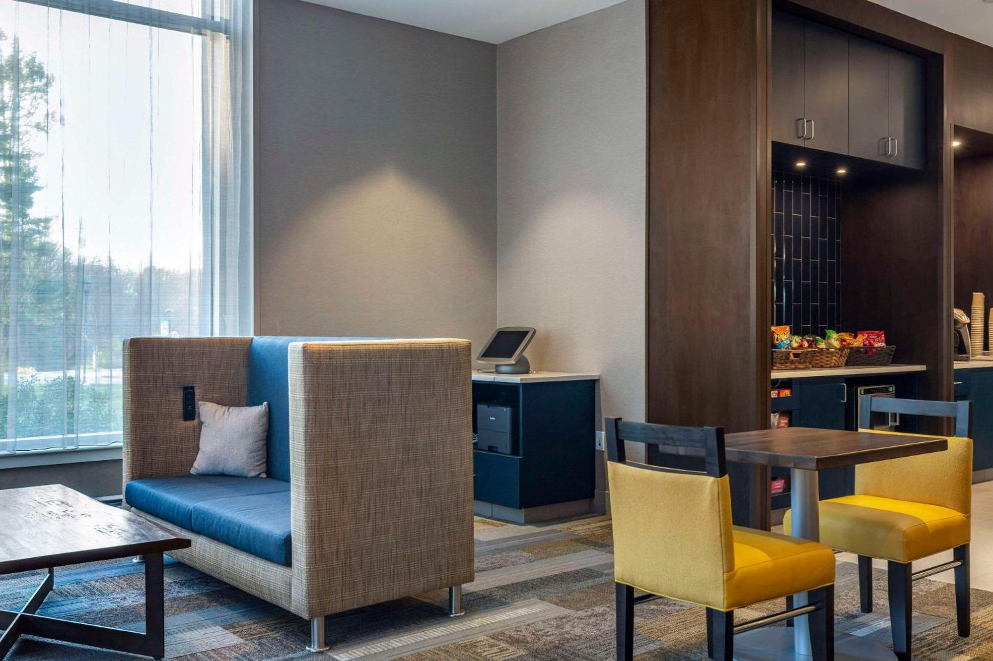 Cambria Hotel Manchester South Windsor 외부 사진