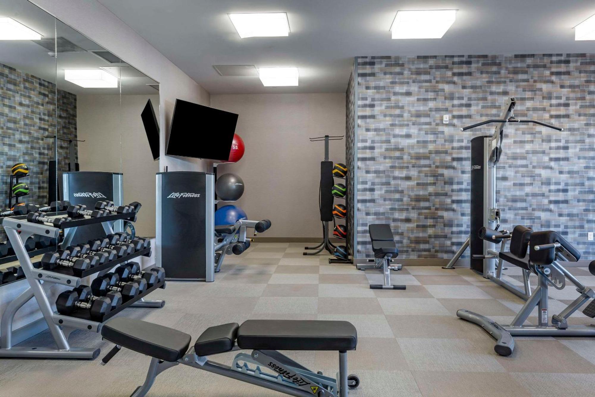 Cambria Hotel Manchester South Windsor 외부 사진