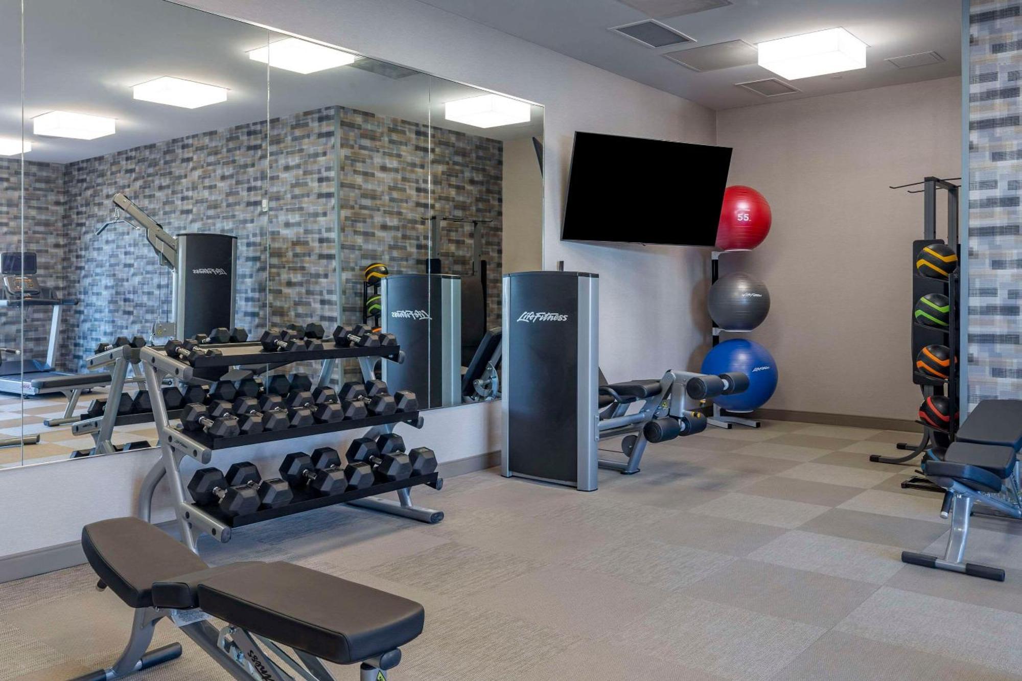 Cambria Hotel Manchester South Windsor 외부 사진