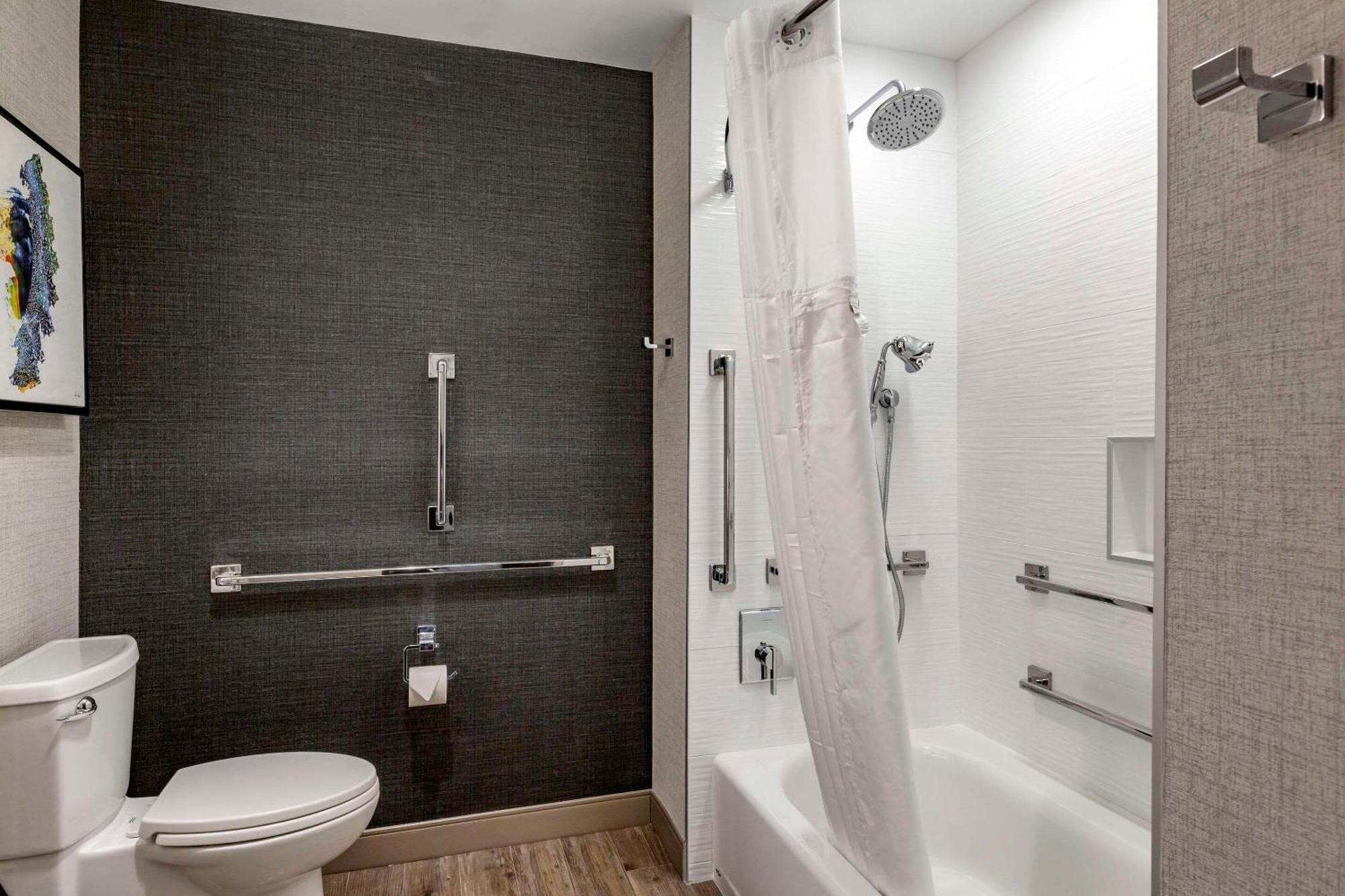 Cambria Hotel Manchester South Windsor 외부 사진