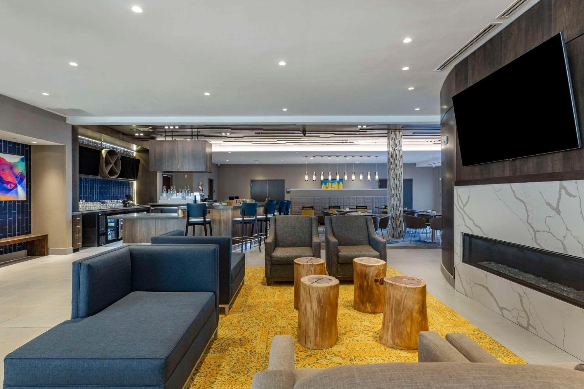 Cambria Hotel Manchester South Windsor 외부 사진